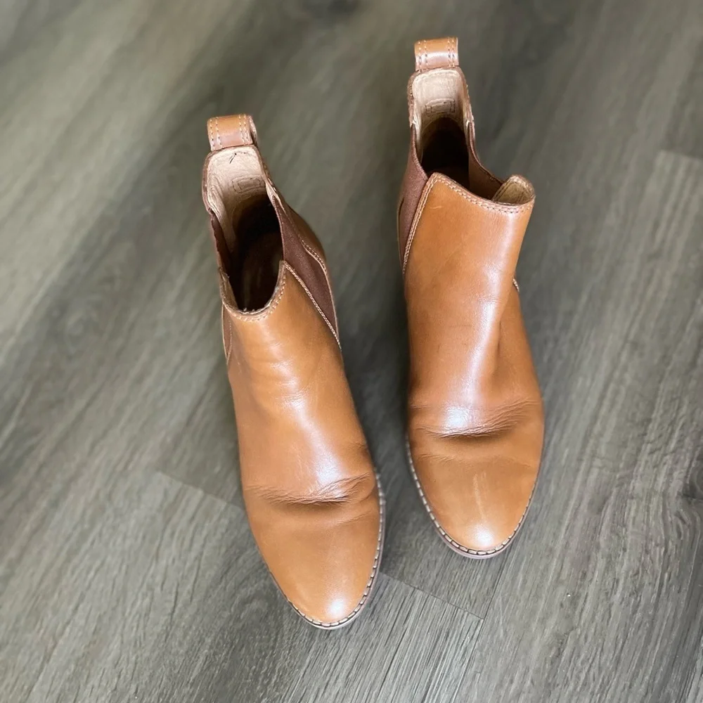 Madewell Regan Chelsea Leather Booties